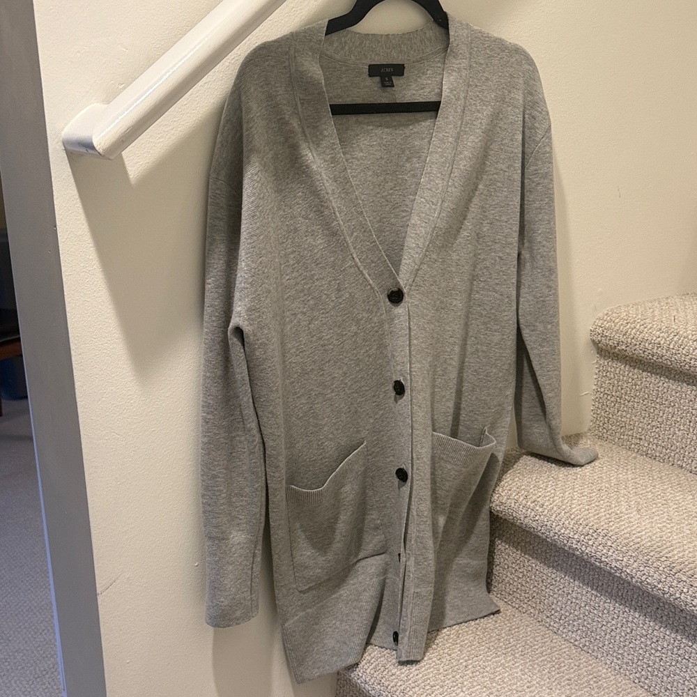 Small Jcrew Gray Button-Up Cardigan
NWOT
Adorable I just never wear it